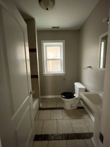 8236 Ellis Ave, Chicago IL 60619-5502 exterior