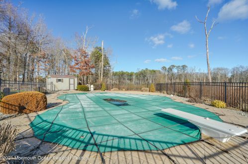 17 Cottonwood Dr, Jackson Twp NJ 08527-4940 exterior