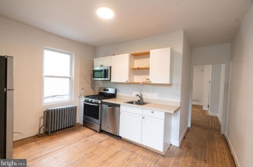 1318 6 St, Philadelphia PA 19147-5833 exterior