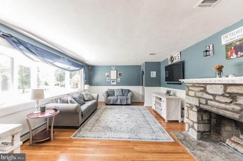 966 Claire Ave, Huntingdon Valley PA 19006-8623 exterior