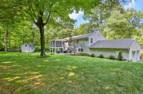 34 Grey Holw Rd, Norwalk CT 06850-1306 exterior