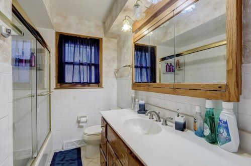 9600 Morgan Ave, Milwaukee WI  53228-1427 exterior