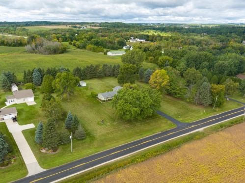 1044 Union Rd, Manitowoc WI 54220-9451 exterior