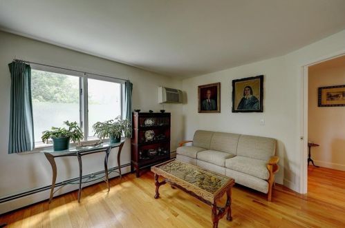 243 Transit St, Providence RI 02906-1023 exterior