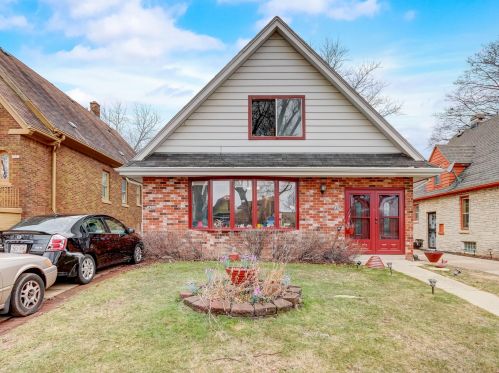 3425 47th St, Milwaukee, WI 53216-3334