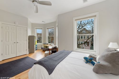 1908 Roscoe St, Chicago IL 60618-6245 exterior