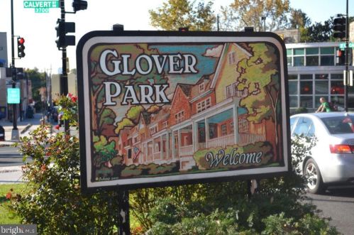 3925 Davis Pl, Washington DC  20007-1232 exterior