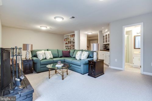 7308 Aynsley Ln, Mc Lean VA 22102-2931 exterior