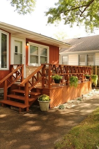 1316 Ash St, Waukegan IL 60085-1832 exterior