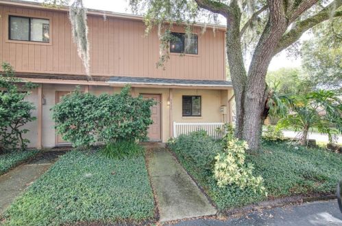 3924 Oak Limb Ct, Tampa, FL 33614-2680