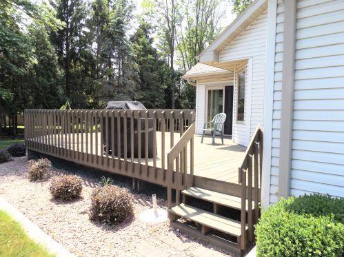 3731 Westwood Ln, Manitowoc WI 54220-1661 exterior