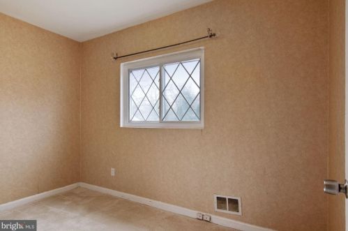 6662 Kings Hwy, Alexandria VA 22306-1506 exterior