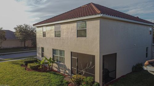 2330 Heydon Cir, Naples FL 34120-4578 exterior