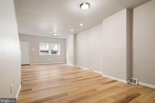 2430 Federal St, Philadelphia PA 19146-3914 exterior