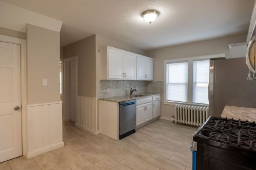 139 Berkshire Ave, Springfield MA  01109-1749 exterior