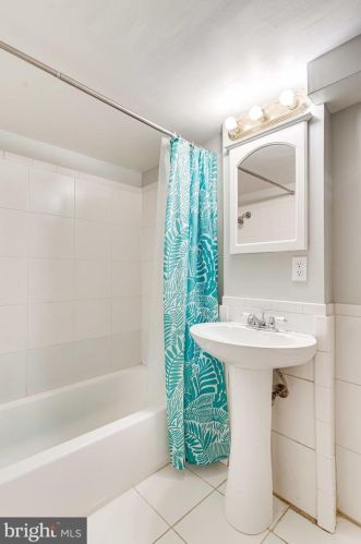 703 Taylor St, Washington DC 20017-2005 exterior