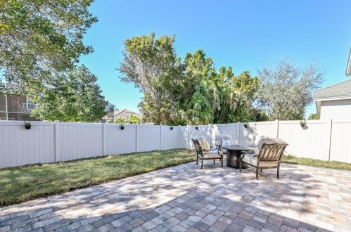 203 Burnt Pne Dr, Naples FL 34119-9775 exterior