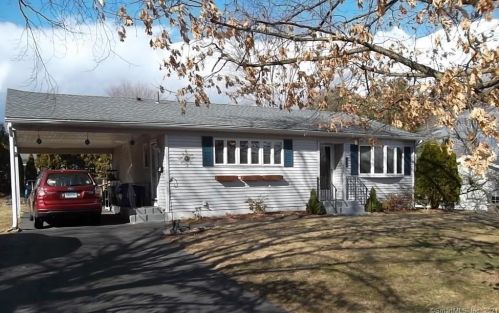 139 Sheridan Rd, Enfield, CT 06082-4156