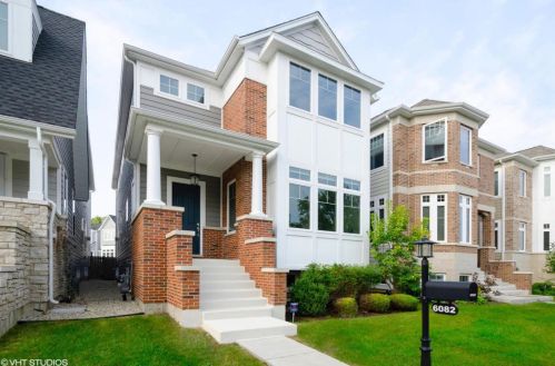 6082 Sauganash Ave, Chicago, IL 60646