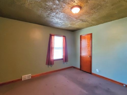 2733 Roosevelt Dr, Milwaukee WI 53216-1838 exterior