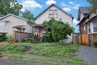 4614 Mead St, Seattle WA  98118-2808 exterior