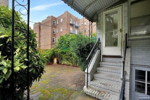 119 Hauxhurst Ave, Union City NJ 07086-6838 exterior