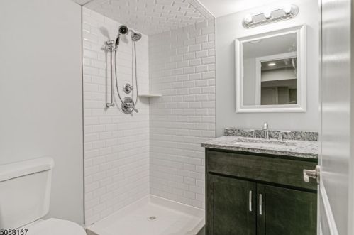 20 Linda Ln, Clark NJ  07066-2631 exterior