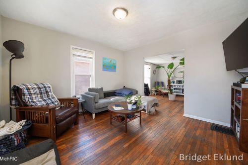 31 Quimby St, Grand Rapids, MI 49505-4934