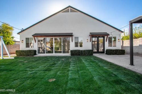 4239 42nd St, Phoenix AZ  85018-4207 exterior