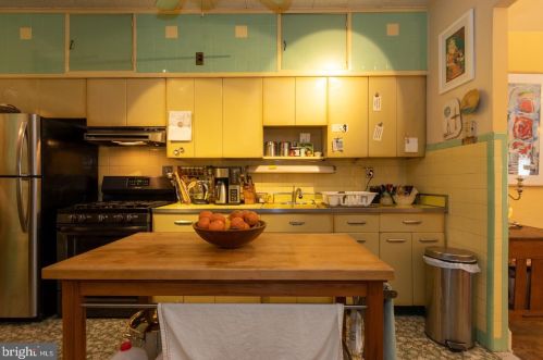 829 Catharine St, Philadelphia PA 19147-2716 exterior