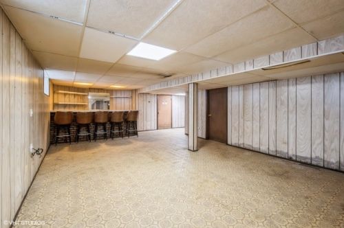 9400 Racine Ave, Chicago IL 60643-5401 exterior