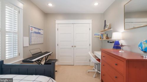 341 4 St, Media PA 19063-3042 exterior