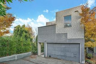 329 25 Ave, Seattle WA  98144-6517 exterior