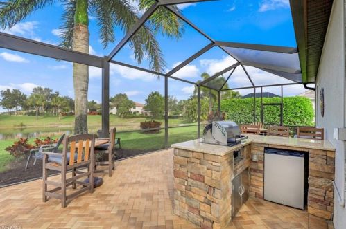 10153 Biscayne Bay Ln, Naples FL 34120-3732 exterior