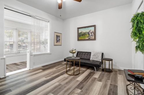 4005 Schiller Pl, Saint Louis MO 63116-3347 exterior