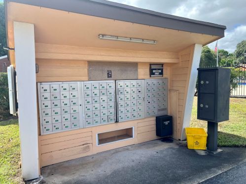 542 27 Way, Boynton Beach FL 33435-7916 exterior