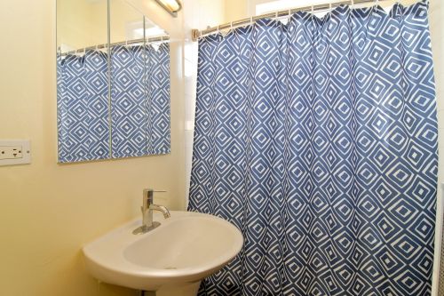 3604 Pine Grove Ave, Chicago IL  60613-4554 exterior