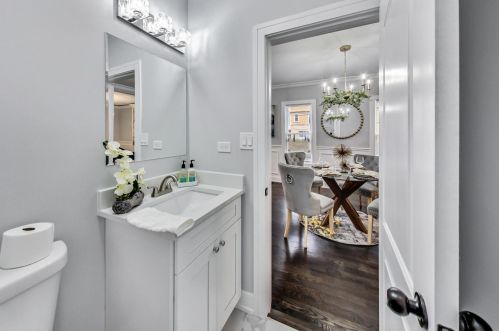 245 13 Ave, Broadview IL 60153-1407 exterior