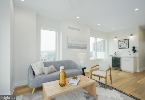 516 21 St, Philadelphia PA 19130-1401 exterior