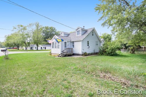 2292 Hughes Ave, Meskegon, MI 49441-1304