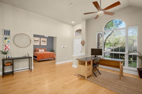 8119 Frst Hts Ln, Austin TX 78749-3506 exterior