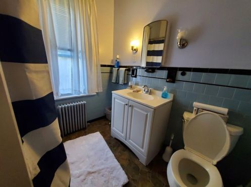 13 Clinton St, Providence RI 02919-4122 exterior