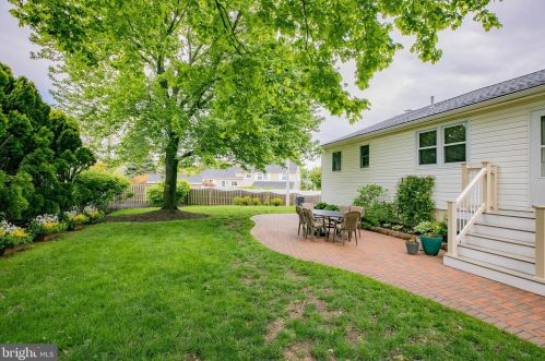 66 Red Lion Rd, Huntingdon Valley PA 19006-6436 exterior