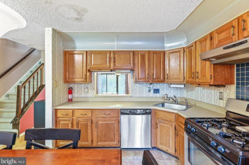 6 Arthur Pl, Trenton NJ  08648-4334 exterior