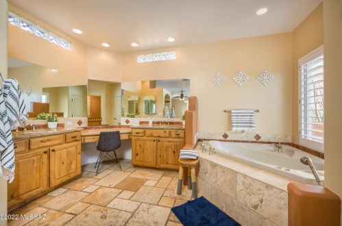 2240 Lone Star Pl, Tucson AZ  85713-6732 exterior