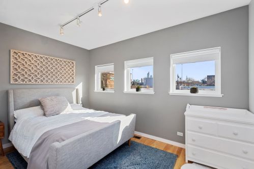 1715 Newberry Ave, Chicago IL 60608-2333 exterior