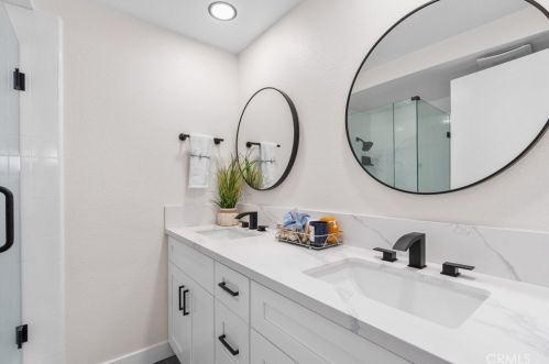 1850 Mariposa Ln, Fullerton CA  92833-1819 exterior