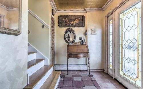 26 Raines St, Huntington Station, NY 11747-1728