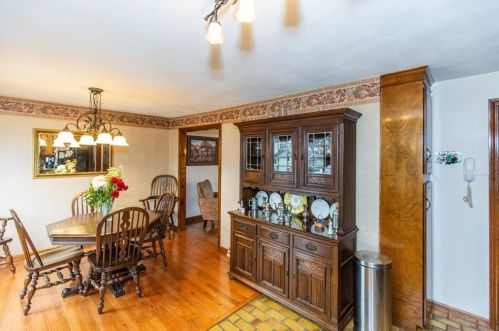 8 Ferncrest Dr, Providence RI 02919-3503 exterior