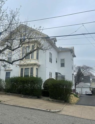 43 Dover St, Providence, RI 02908-4416